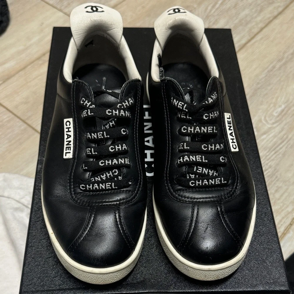 CHANEL Sneakers - Picture 1 of 6